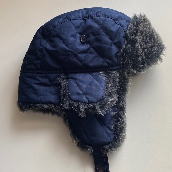 🏷️Place Quilted Navy Hat with Faux Fur - Picture 4 of 5